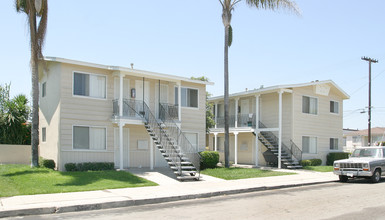 1702 Una St in San Diego, CA - Building Photo - Building Photo