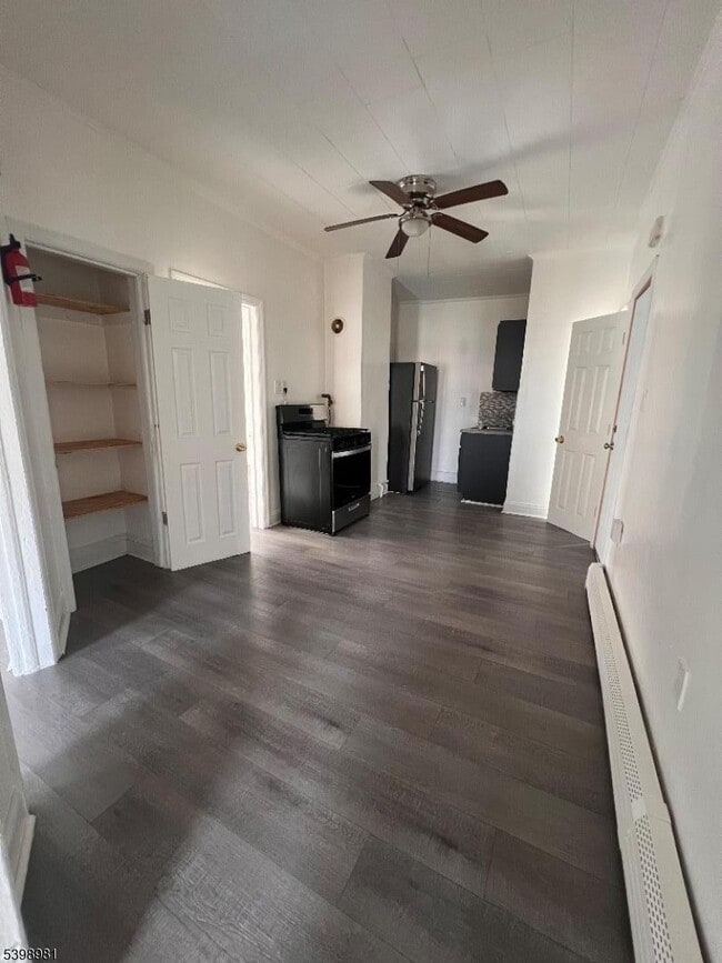 204 Erie St in Elizabeth, NJ - Building Photo - Building Photo