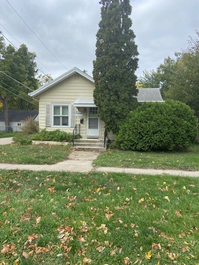 property at 217 N Maple Ave