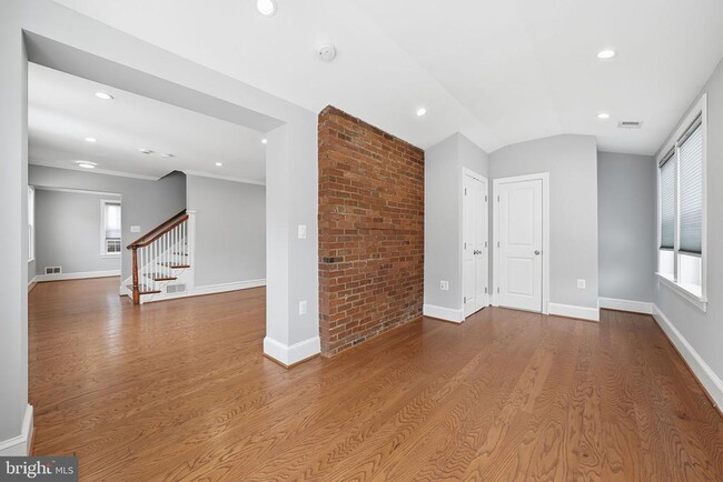 2111 32nd Pl SE in Washington, DC - Building Photo - Building Photo