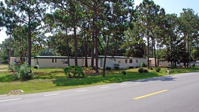 Small Mobile Home Park in Panama City Beach, FL - Building Photo - Building Photo