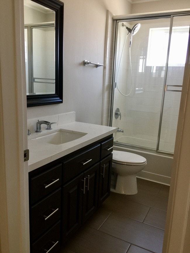 1033 Euclid St, Unit 7 in Santa Monica, CA - Building Photo - Building Photo