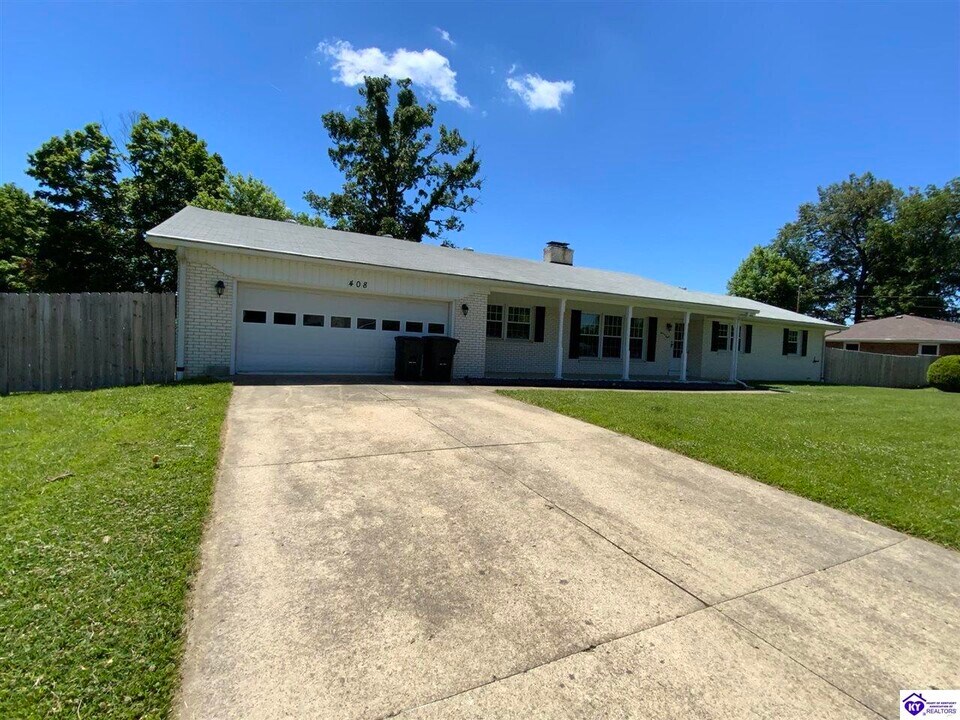 408 W Crocus Dr in Radcliff, KY - Building Photo