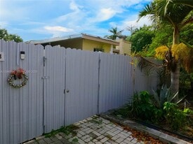 4636 Holt Rd in West Palm Beach, FL - Building Photo