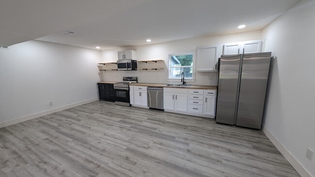 2824 Desert St, Unit A (lower level)