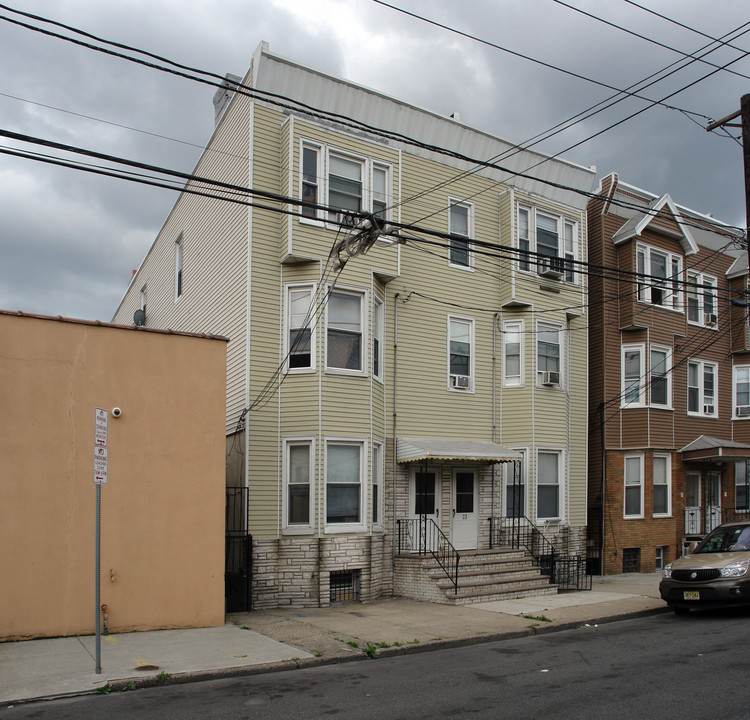 23-25 St Francis St in Newark, NJ - Building Photo