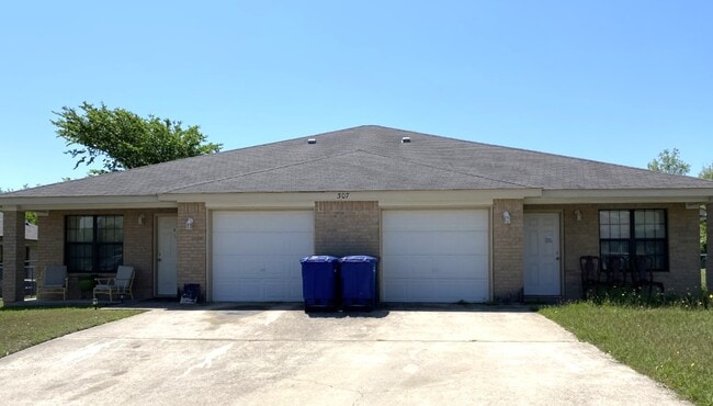 307 Janelle Dr, Unit #B in Copperas Cove, TX - Building Photo - Building Photo