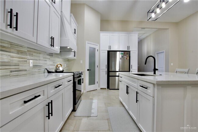 15 San Roman Terrance in Edinburg, TX - Building Photo - Building Photo