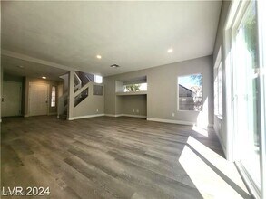 10208 Grecian Laurel Ct in Las Vegas, NV - Building Photo - Building Photo