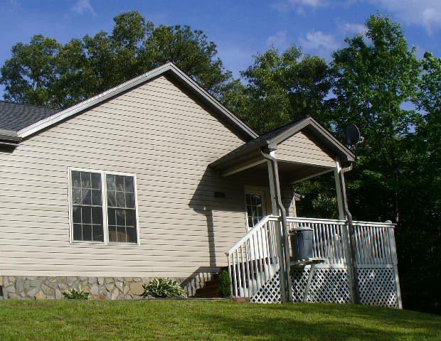 19 Hedgestone Ln in Sylva, NC - Foto de edificio - Building Photo