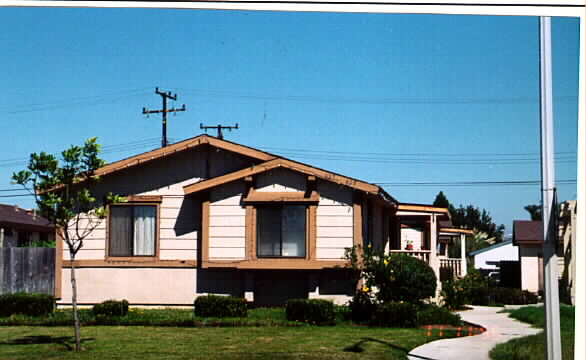 625-627 E Pleasant Valley Rd in Oxnard, CA - Foto de edificio - Building Photo