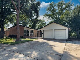 13406 Melcher Dr in Houston, TX - Building Photo