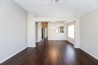 209 Tulip Ln in Cedar Hill, TX - Building Photo - Building Photo