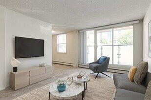 The Rundle in Calgary, AB - Building Photo