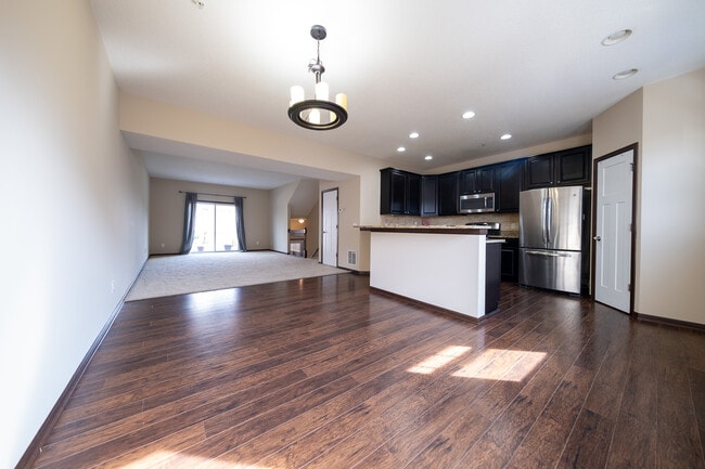 9690 Independence Cir in Chanhassen, MN - Building Photo - Building Photo