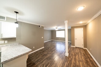 Cascade Place Apartments in Cullman, AL - Building Photo - Building Photo