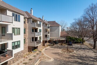 Monteray Place in St. Louis Park, MN - Building Photo - Building Photo