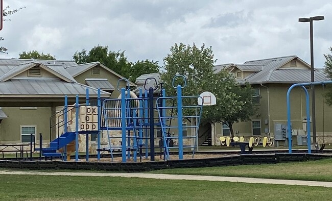 779 W Mayfield Blvd in San Antonio, TX - Building Photo - Building Photo