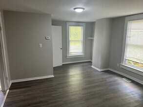 231 E Cambridge Ave in Greenwood, SC - Building Photo - Building Photo