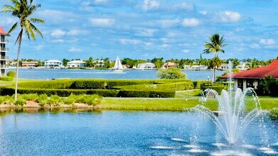 104 Half Moon Cir-Unit -B3 in Hypoluxo, FL - Foto de edificio - Building Photo