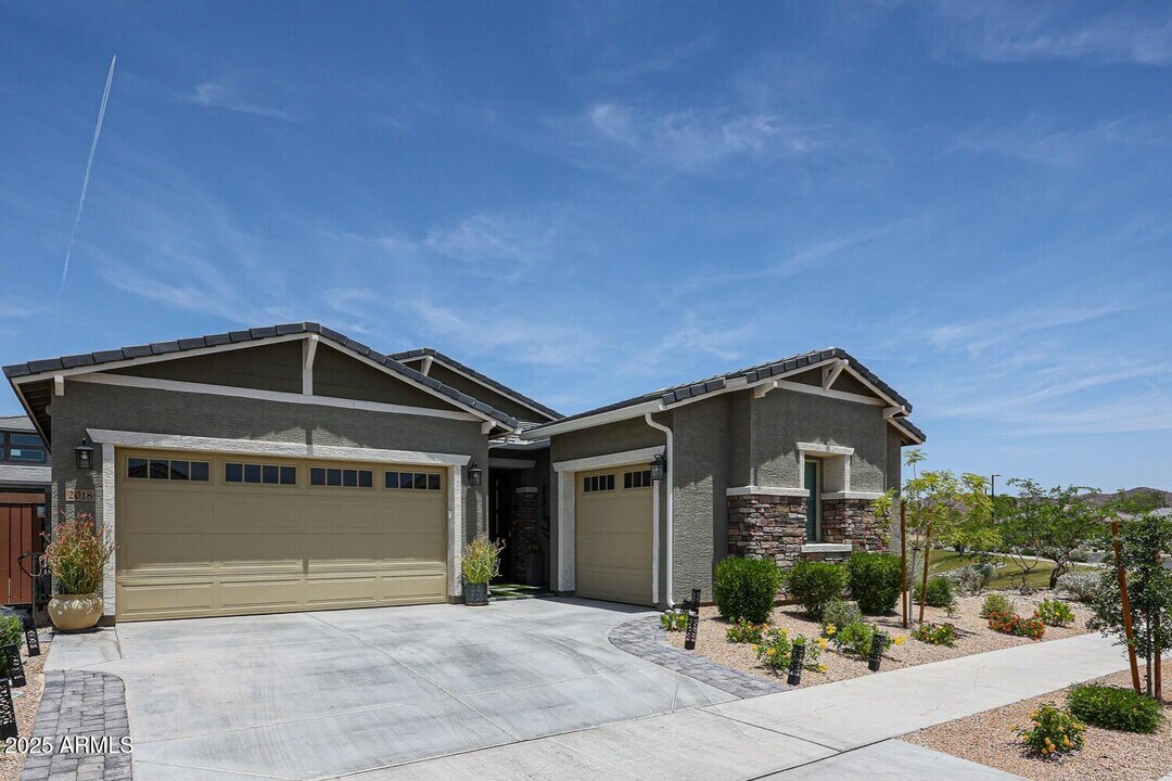 2018 W Sleepy Ranch Rd in Phoenix, AZ - Building Photo