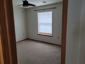 2834 Pleasant View Rd, Unit 201 in Middleton, WI - Building Photo - Building Photo