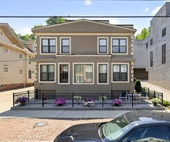 2033 Fairview Ave, Unit 1 in Cleveland, OH - Building Photo