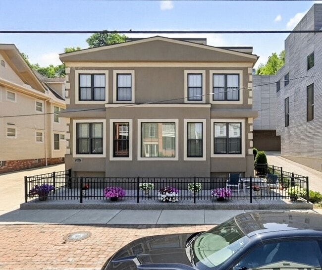 2033 Fairview Ave, Unit 1