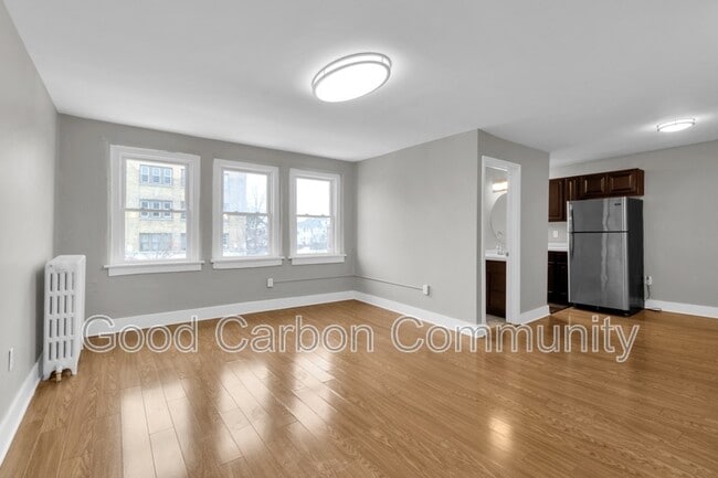 1015 Amherst St in Buffalo, NY - Foto de edificio - Building Photo