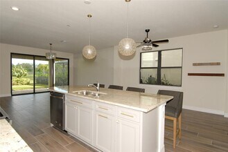 4628 Pinehurst Trl E in Oakland Park, FL - Foto de edificio - Building Photo