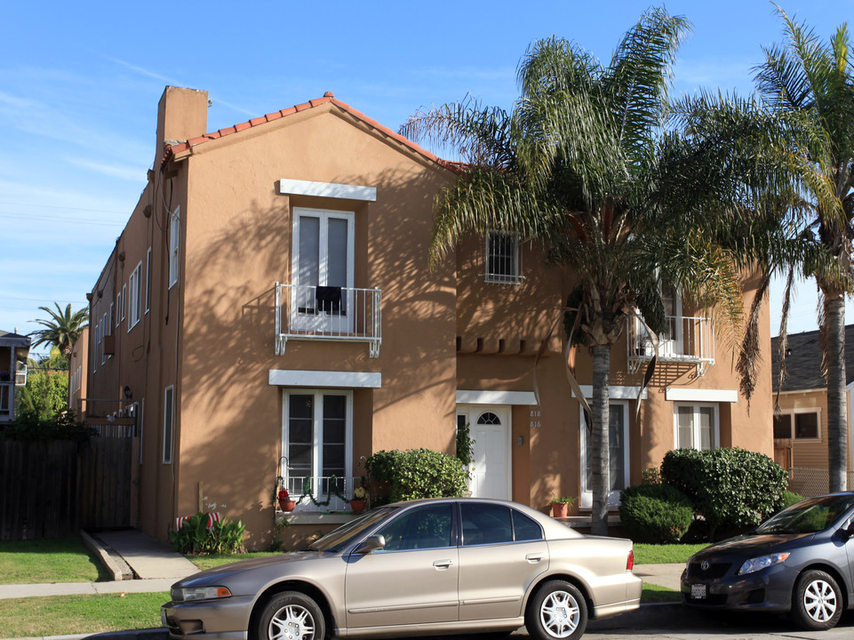 816-822 Obispo Ave in Long Beach, CA - Foto de edificio