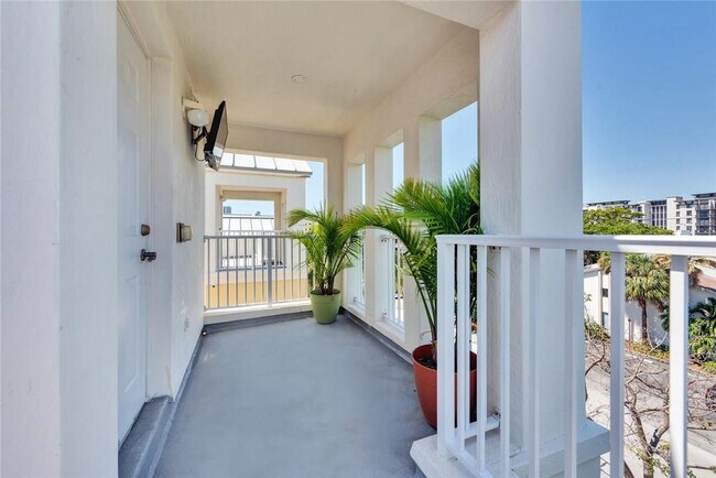 538 NE 7th Ave in Fort Lauderdale, FL - Building Photo - Building Photo