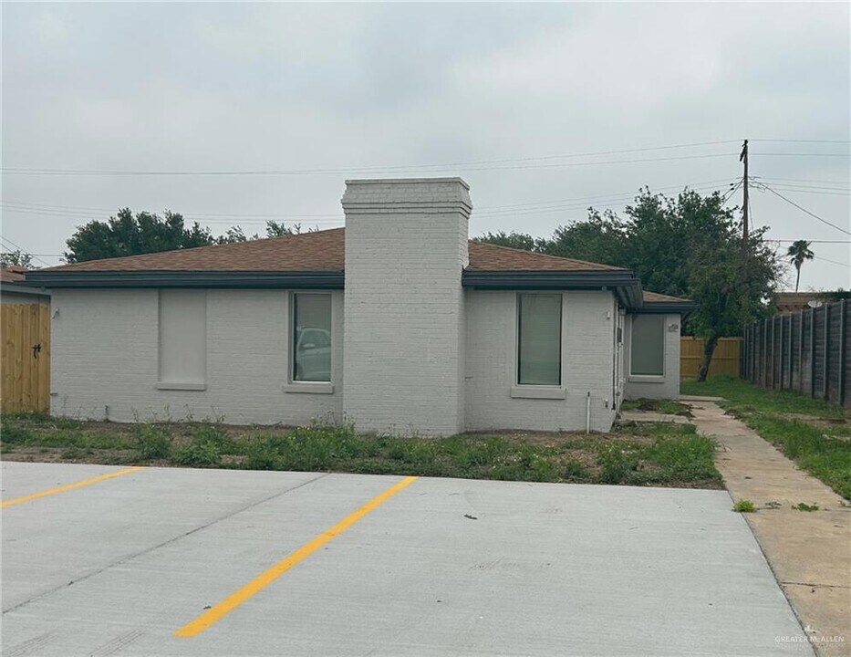 816 Redwood Ave in McAllen, TX - Building Photo