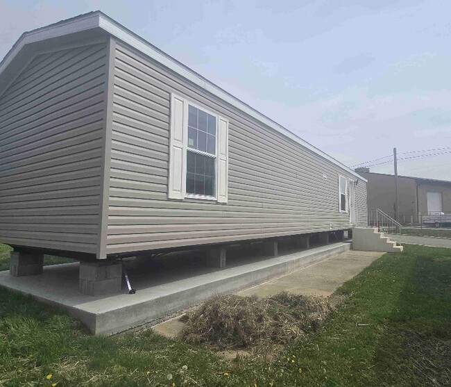 103 S Scioto St in Ashville, OH - Building Photo - Building Photo
