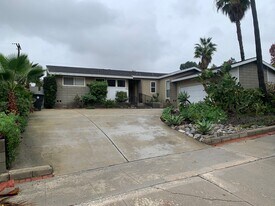 3045 N Lamer St in Burbank, CA - Building Photo