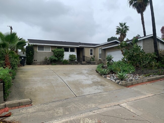 property at 3045 N Lamer St