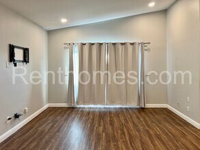 227 Ocotillo Pl in Oceanside, CA - Building Photo - Building Photo