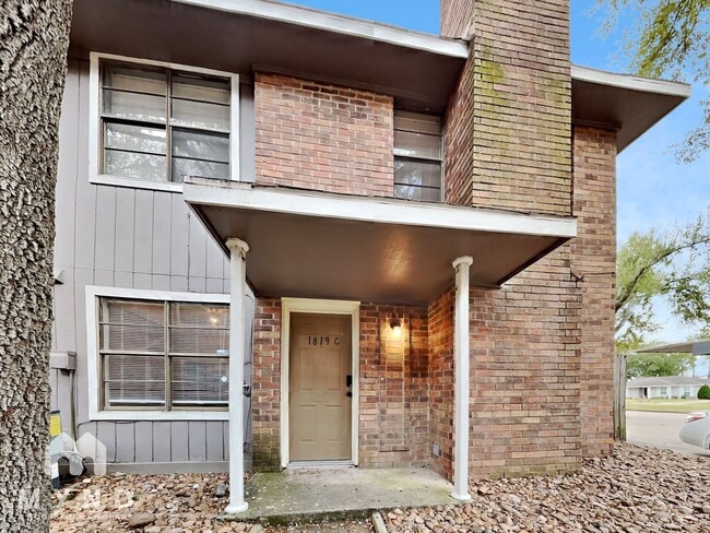 property at 1819 Briarcreek Blvd