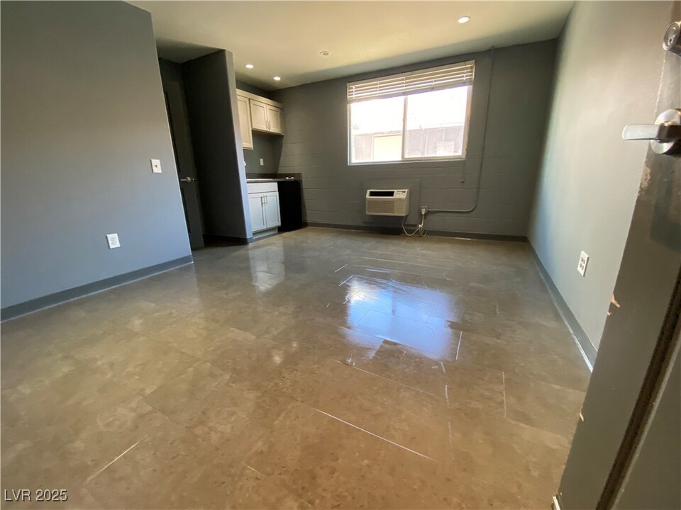 223 N 9th St in Las Vegas, NV - Building Photo