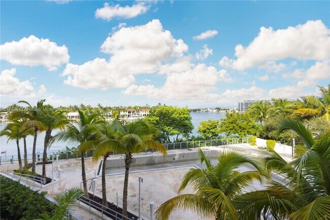 6620 Indian Creek Dr in Miami Beach, FL - Building Photo - Building Photo