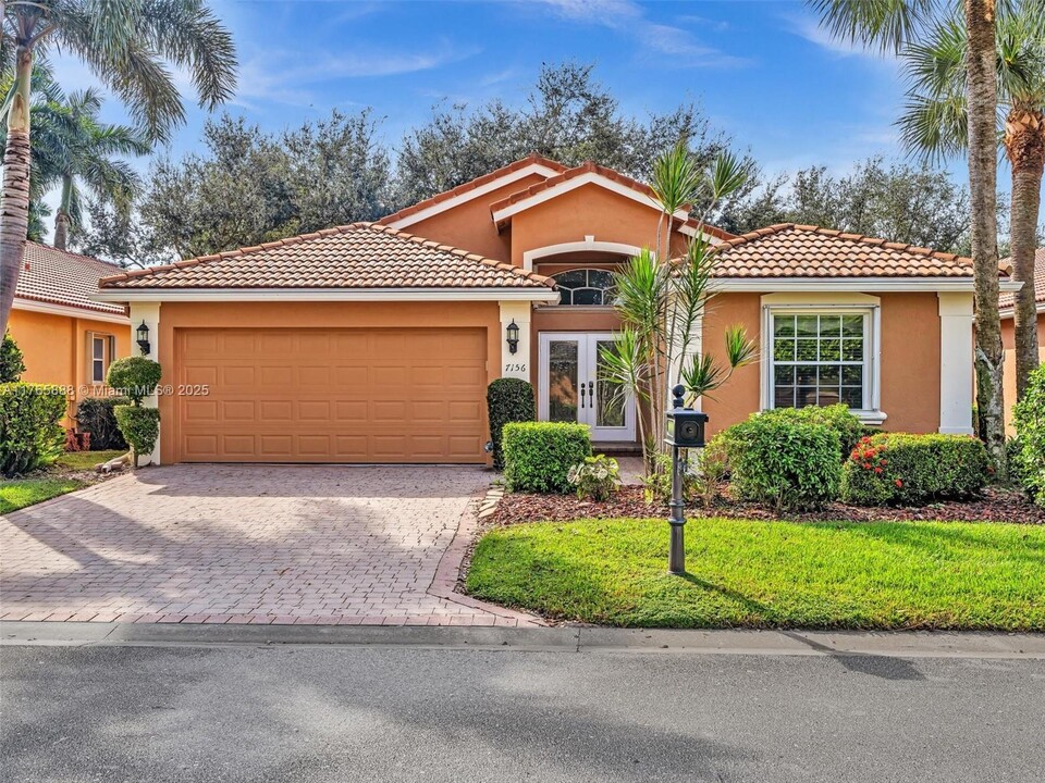 7156 Vía Verona in Delray Beach, FL - Building Photo