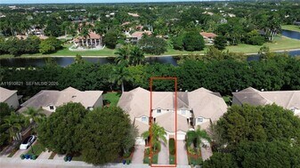 3887 Tree Top Dr in Weston, FL - Building Photo