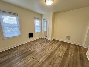 519 E 9th Ave in Homestead, PA - Building Photo - Building Photo