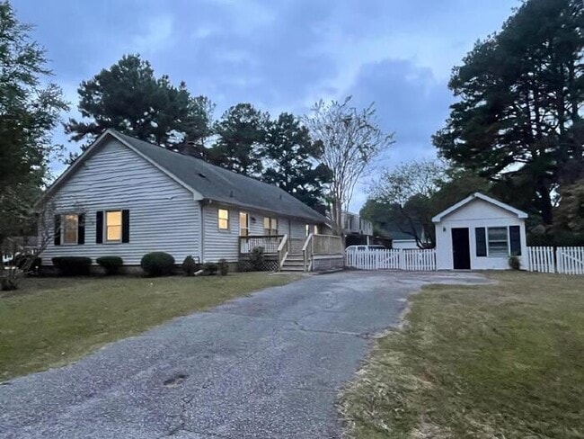 1300 Green Tee Ln in Rocky Mount, NC - Foto de edificio - Building Photo