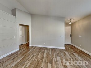 10123 41st Ct E in Parrish, FL - Foto de edificio - Building Photo