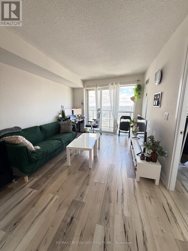 125 Village Green Square in Toronto, ON - Building Photo - Building Photo