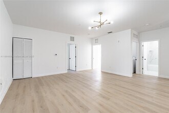 2575 SW 64th Ave in Miramar, FL - Building Photo - Building Photo