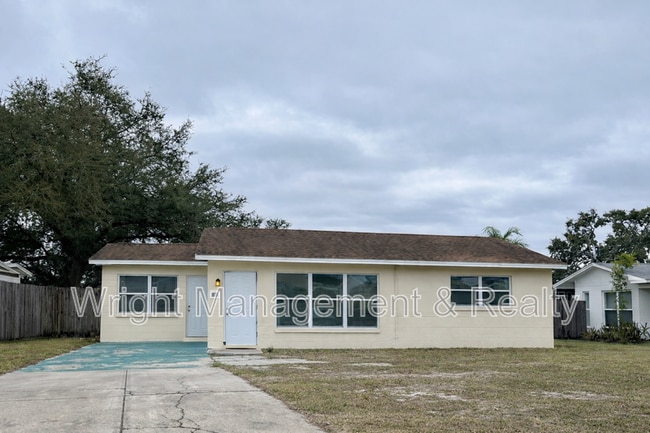 10731 108th St N in Largo, FL - Building Photo - Building Photo