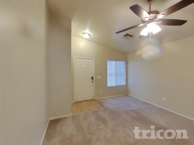 1491 E Stirrup Ln in San Tan Valley, AZ - Building Photo - Building Photo