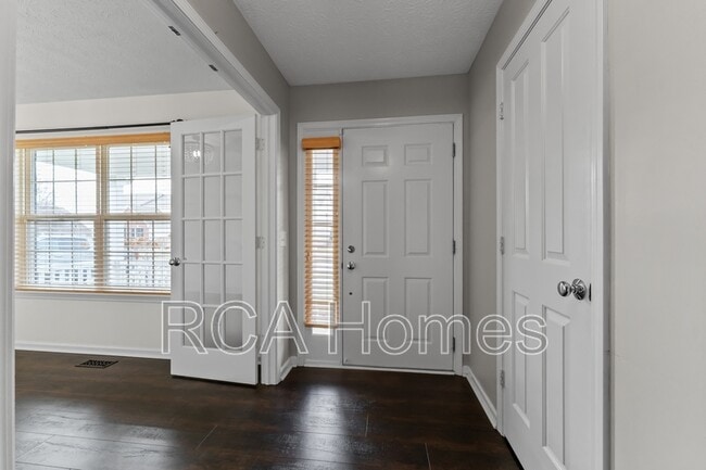 7827 Wedgetail Drive in Zionsville, IN - Building Photo - Building Photo